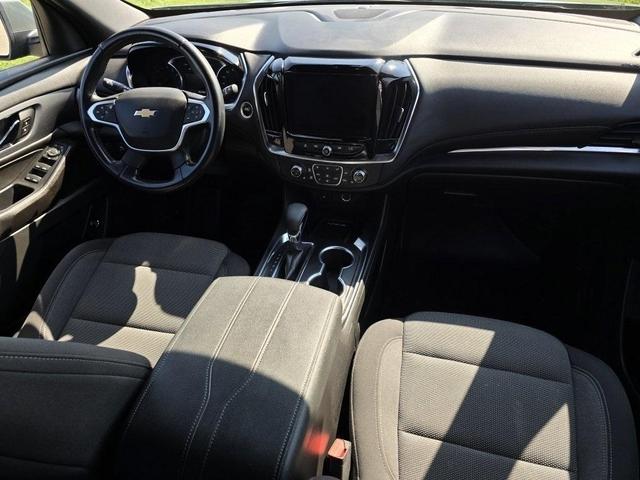 Photo of 2022 Silver Sage Metallic Chevrolet Traverse
