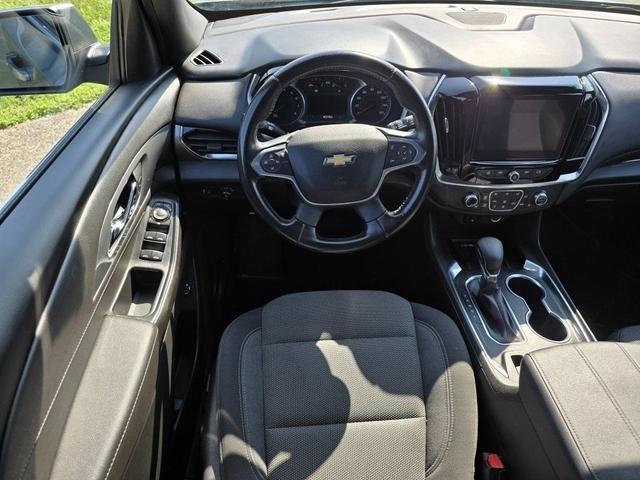 Photo of 2022 Silver Sage Metallic Chevrolet Traverse