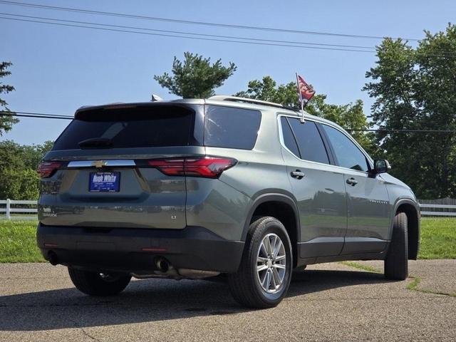Photo of 2022 Silver Sage Metallic Chevrolet Traverse