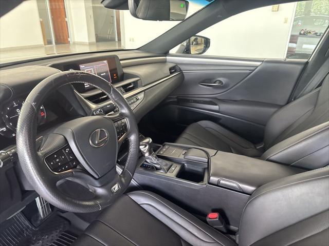 Photo of 2019 Atomic Silver Lexus ES 350