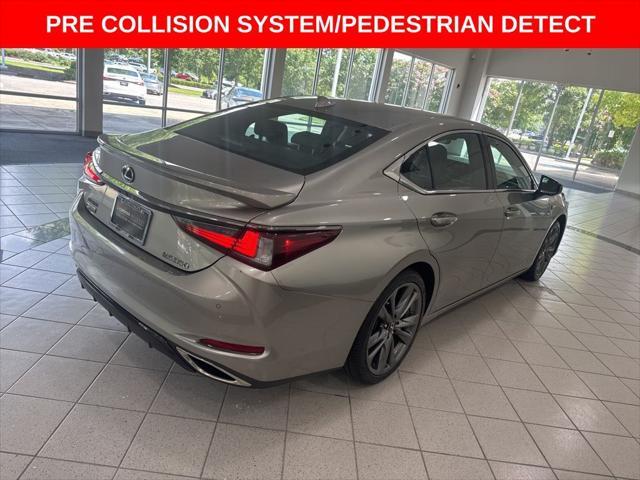 Photo of 2019 Atomic Silver Lexus ES 350