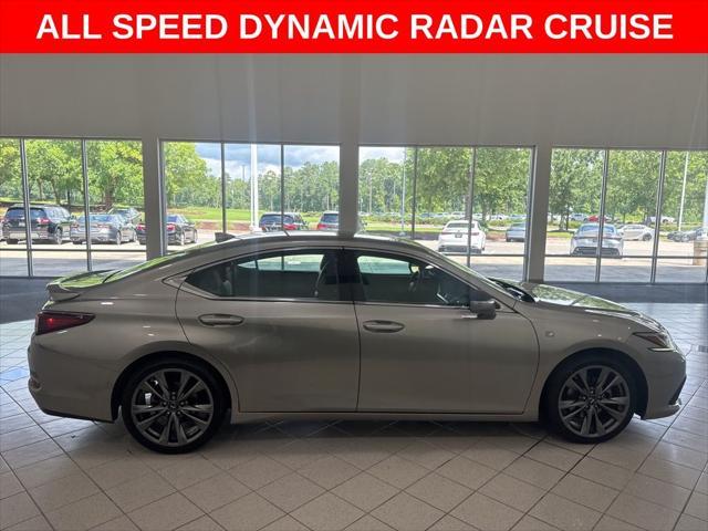 Photo of 2019 Atomic Silver Lexus ES 350