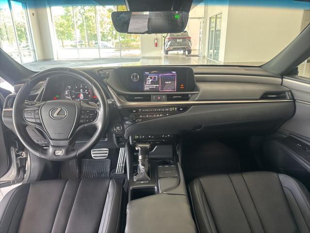Photo of 2019 Atomic Silver Lexus ES 350