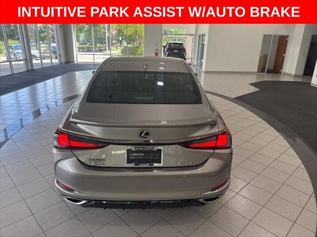 Photo of 2019 Atomic Silver Lexus ES 350