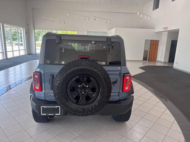Photo of 2024 Azure Gray Metallic Ford Bronco