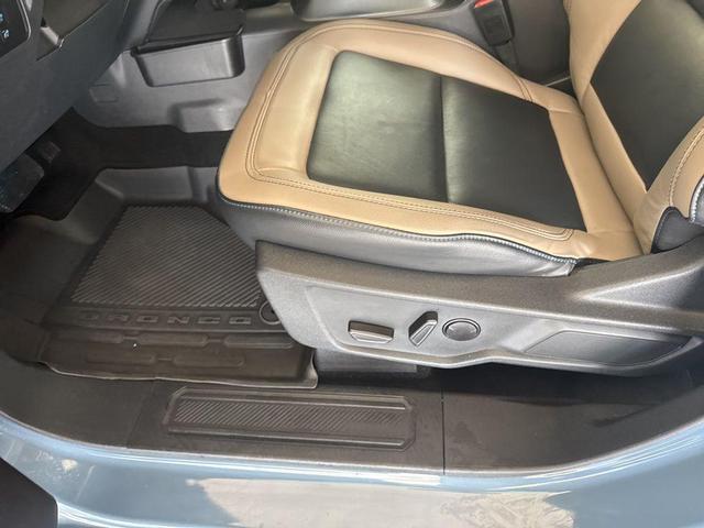Photo of 2024 Azure Gray Metallic Ford Bronco