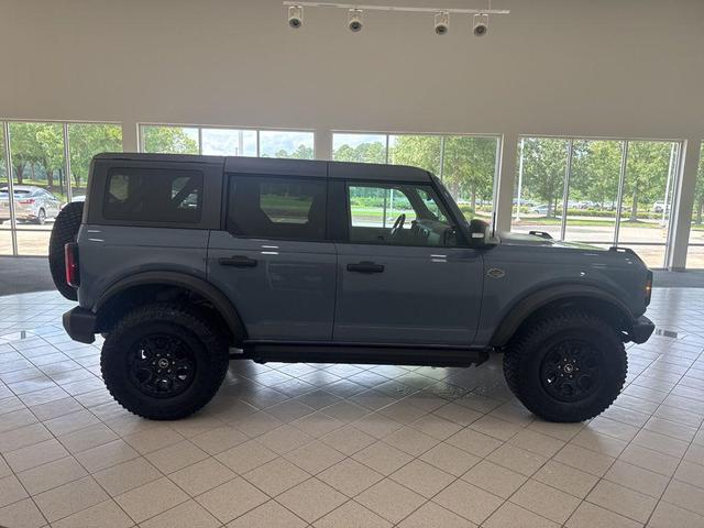 Photo of 2024 Azure Gray Metallic Ford Bronco