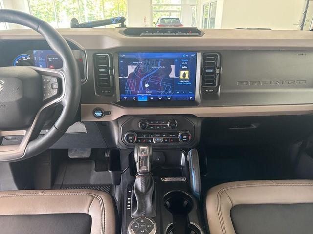 Photo of 2024 Azure Gray Metallic Ford Bronco