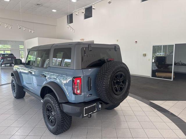 Photo of 2024 Azure Gray Metallic Ford Bronco