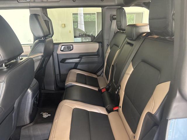 Photo of 2024 Azure Gray Metallic Ford Bronco