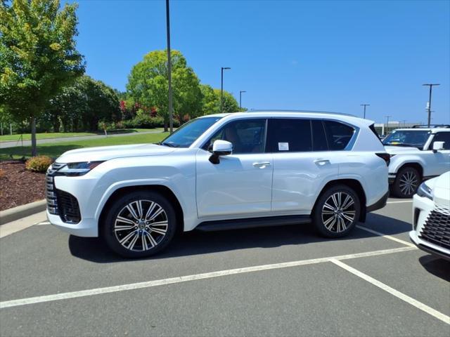 Photo of 2025 Pear Lexus LX 600