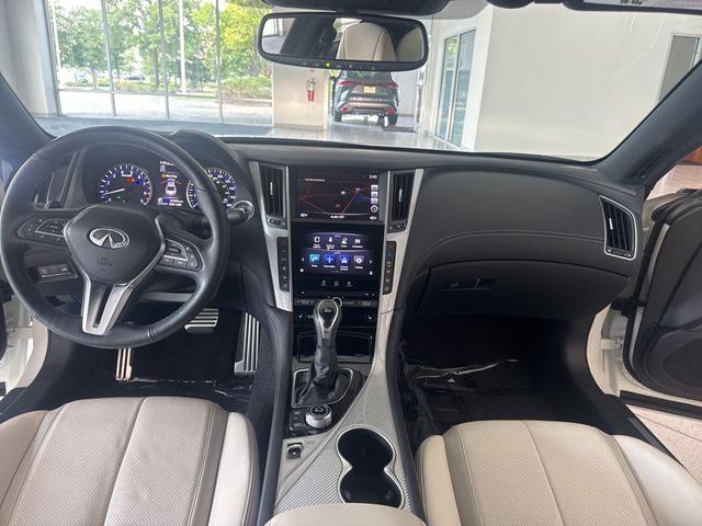 Photo of 2018 Majestic White INFINITI Q60