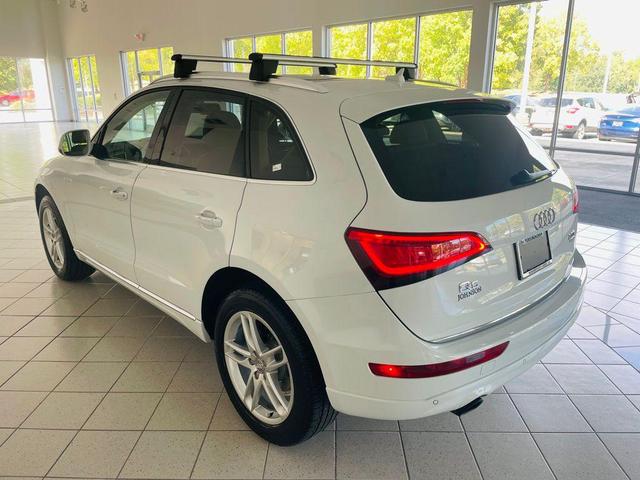 Photo of 2016 Glacier White Audi Q5
