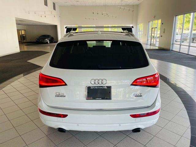 Photo of 2016 Glacier White Audi Q5