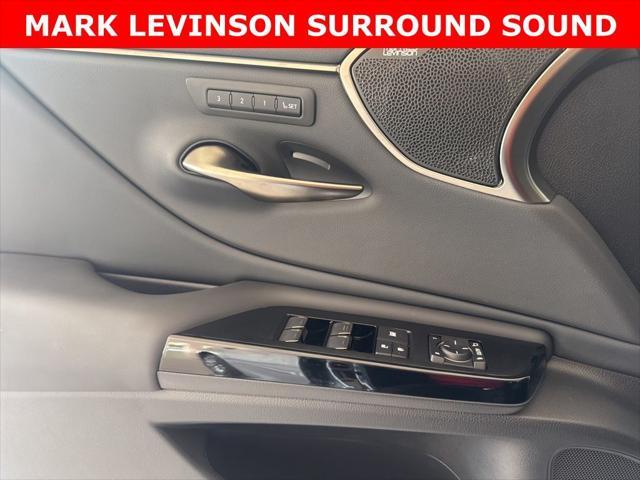 Photo of 2025 Iridium Lexus ES 350