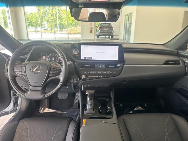 Photo of 2025 Iridium Lexus ES 350