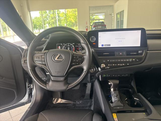 Photo of 2025 Iridium Lexus ES 350
