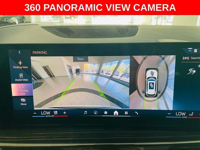 Photo of 2024 Mineral White Metallic BMW X5
