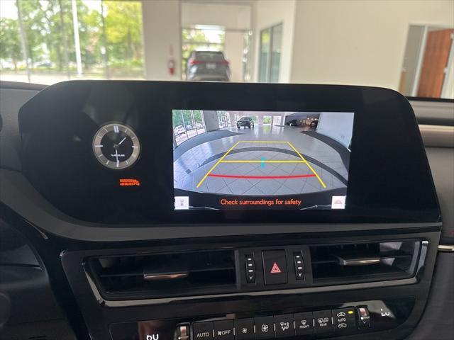 Photo of 2023 Obsidian Lexus ES 350