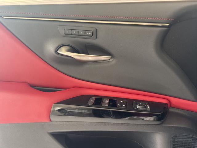 Photo of 2023 Obsidian Lexus ES 350