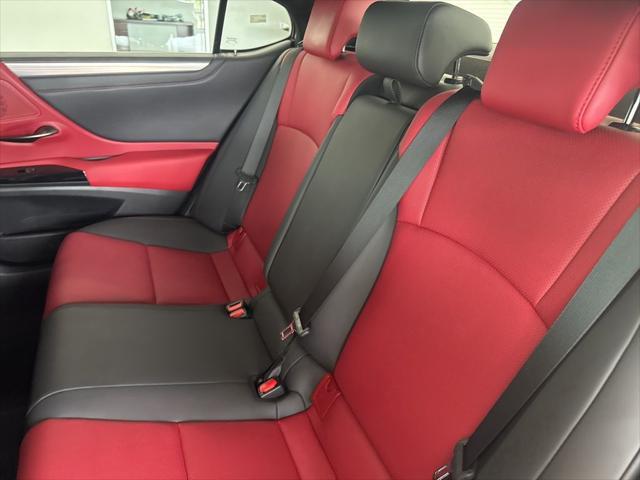 Photo of 2023 Obsidian Lexus ES 350