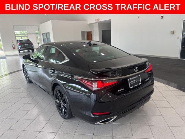 Photo of 2023 Obsidian Lexus ES 350