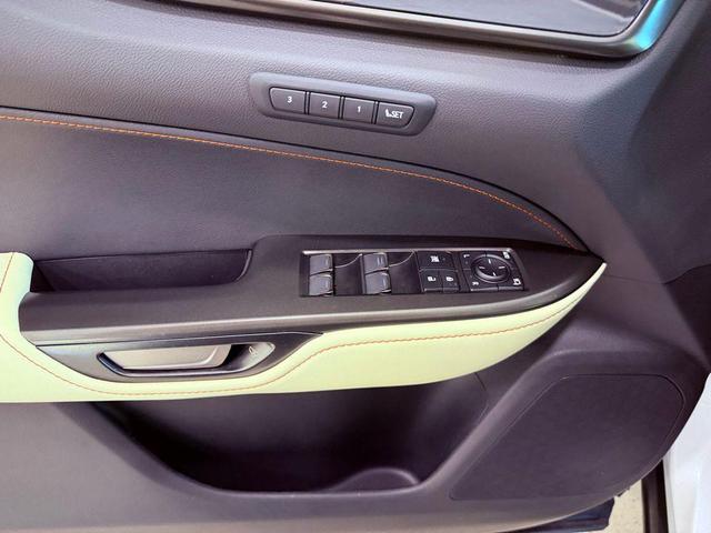 Photo of 2022 Eminent White Pearl Lexus NX 350