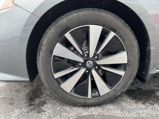 Photo of 2022 Gun Metallic Nissan Altima