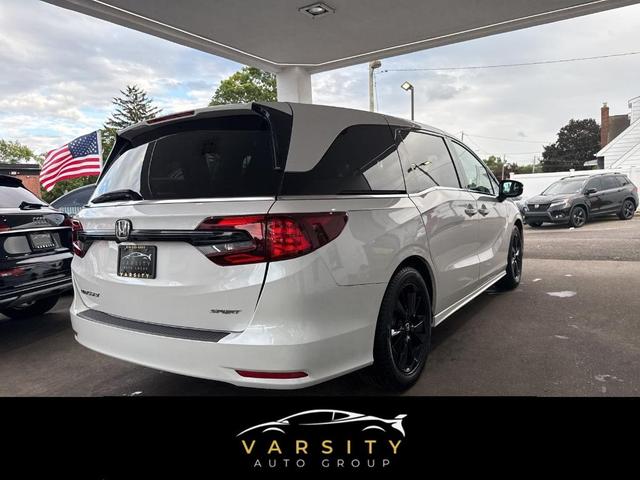 Photo of 2023 White Honda Odyssey