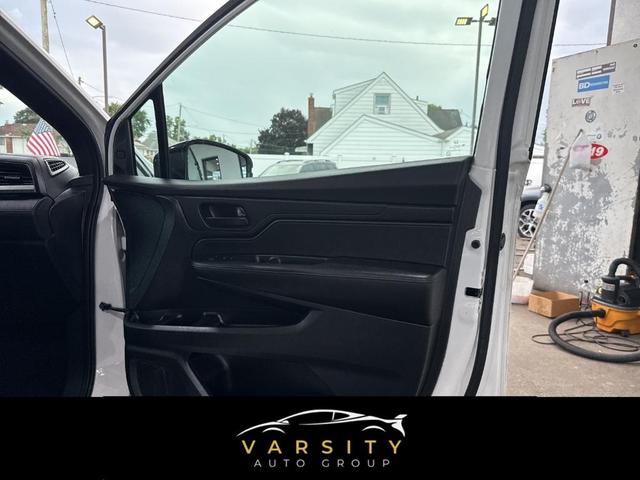 Photo of 2023 White Honda Odyssey