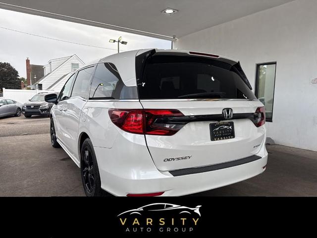 Photo of 2023 White Honda Odyssey