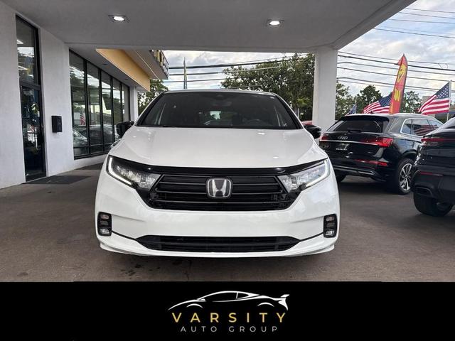 Photo of 2023 White Honda Odyssey