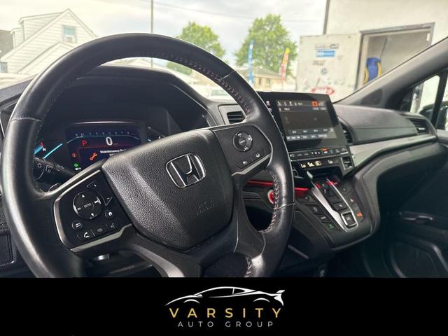 Photo of 2023 White Honda Odyssey