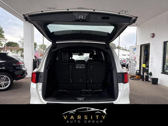 Photo of 2023 White Honda Odyssey
