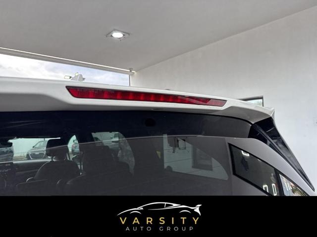 Photo of 2023 White Honda Odyssey