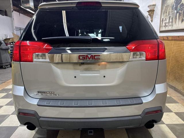 Photo of 2010 Summit White GMC Terrain