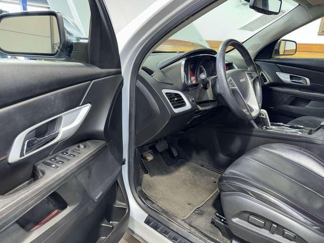 Photo of 2010 Summit White GMC Terrain