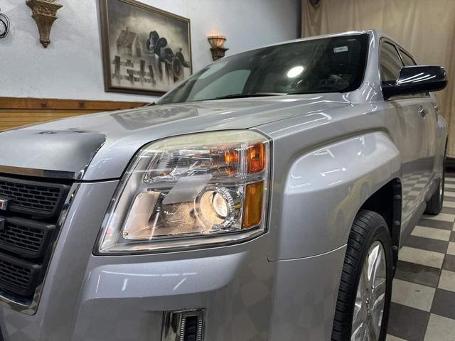 Photo of 2010 Summit White GMC Terrain