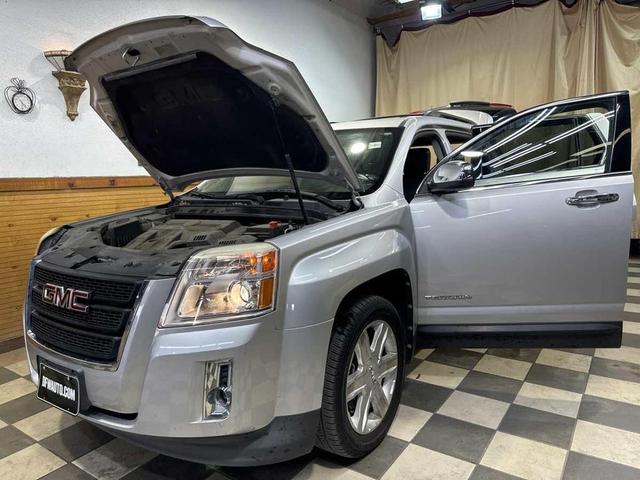 Photo of 2010 Summit White GMC Terrain