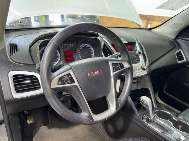 Photo of 2010 Summit White GMC Terrain