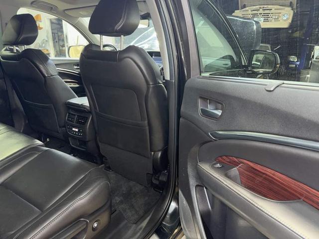 Photo of 2016 Crystal Black Pearl Acura MDX