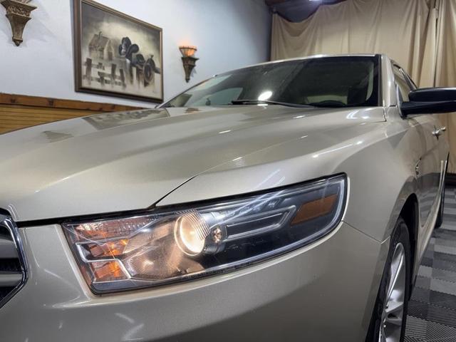 Photo of 2018 Tan Ford Taurus