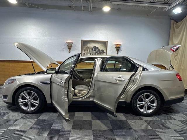 Photo of 2018 Tan Ford Taurus