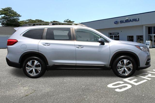 Photo of 2022 Ice Silver Metallic Subaru Ascent