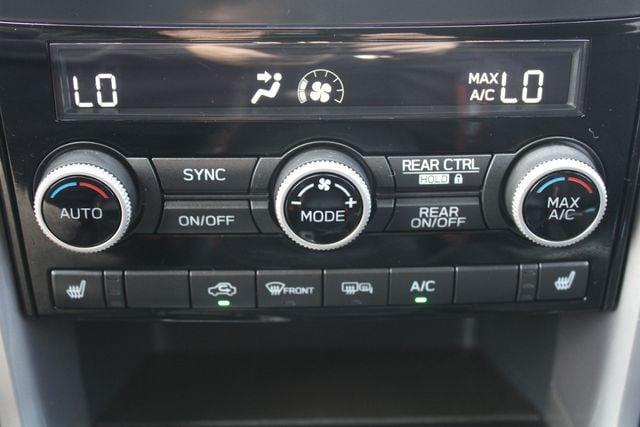Photo of 2022 Ice Silver Metallic Subaru Ascent