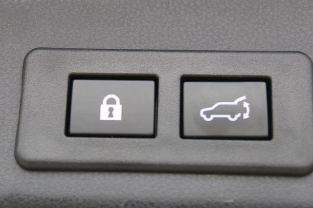 Photo of 2022 Ice Silver Metallic Subaru Ascent