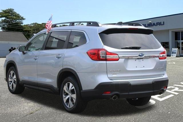 Photo of 2022 Ice Silver Metallic Subaru Ascent