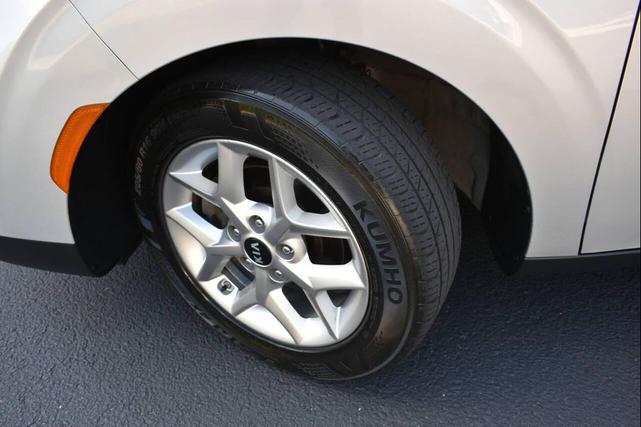 Photo of 2021 Sparkling Silver Kia Soul