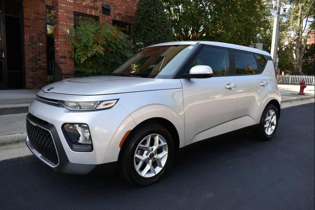Photo of 2021 Sparkling Silver Kia Soul
