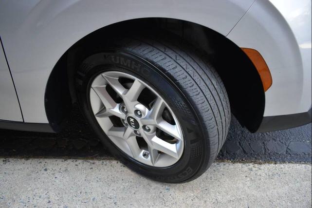 Photo of 2021 Sparkling Silver Kia Soul